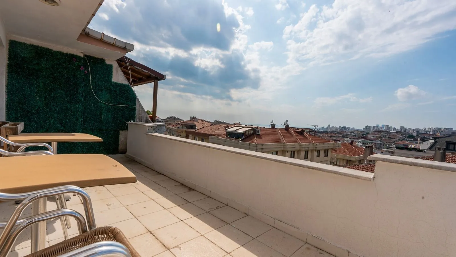 ÜÇEL BOSTANCI'DAN ÇAMLIK SAHİLDE DENİZ MANZARALI 240M2 5+2 !!!